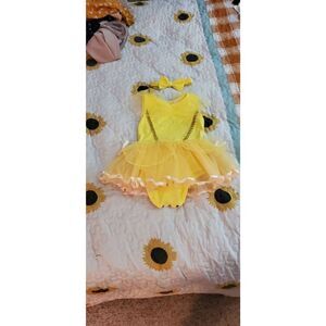 NWOT SIMTREE BABY GIRLS PRINCESS 👸 OUTFIT